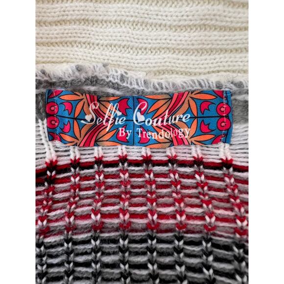 Selfie Couture by Trendology Bulky Ivory Red Black Boho Cardigan Sweater S/M - Picture 4 of 7